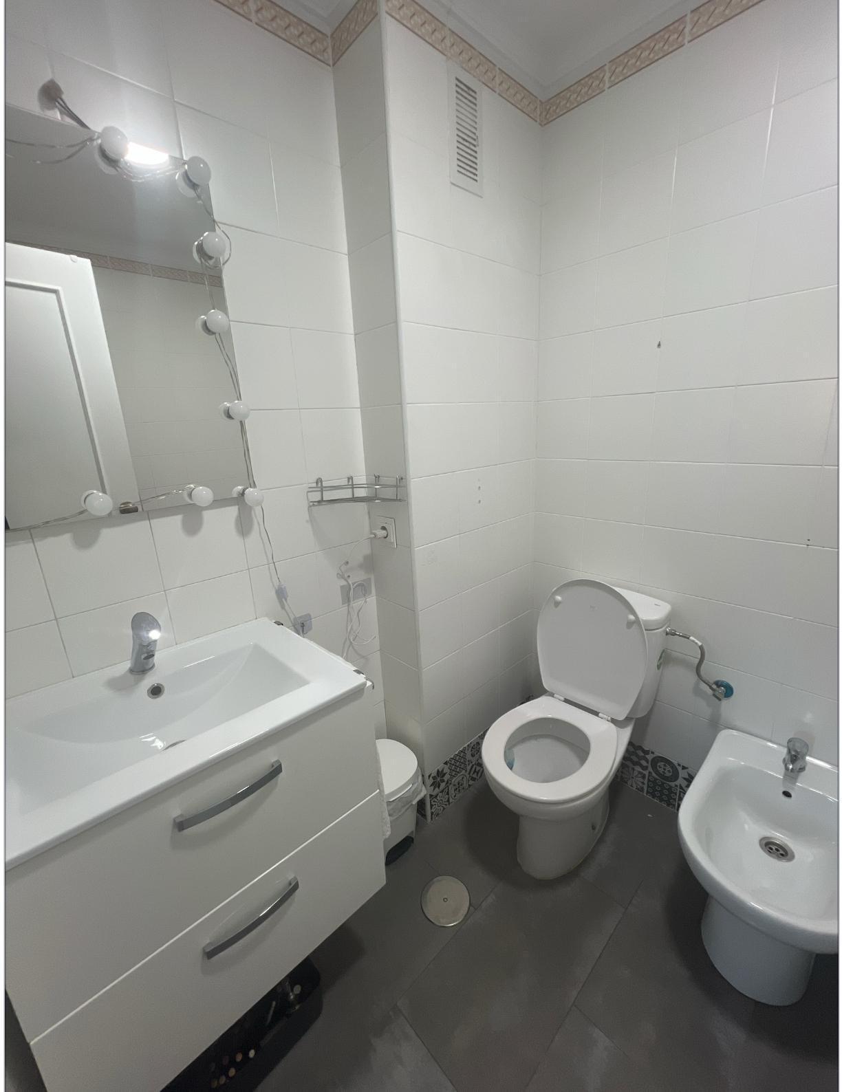 Vivienda de tres dormitorios en Chapin al lado de la universidad
