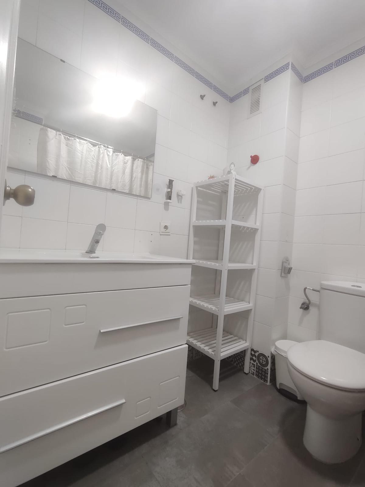 Vivienda de tres dormitorios en Chapin al lado de la universidad
