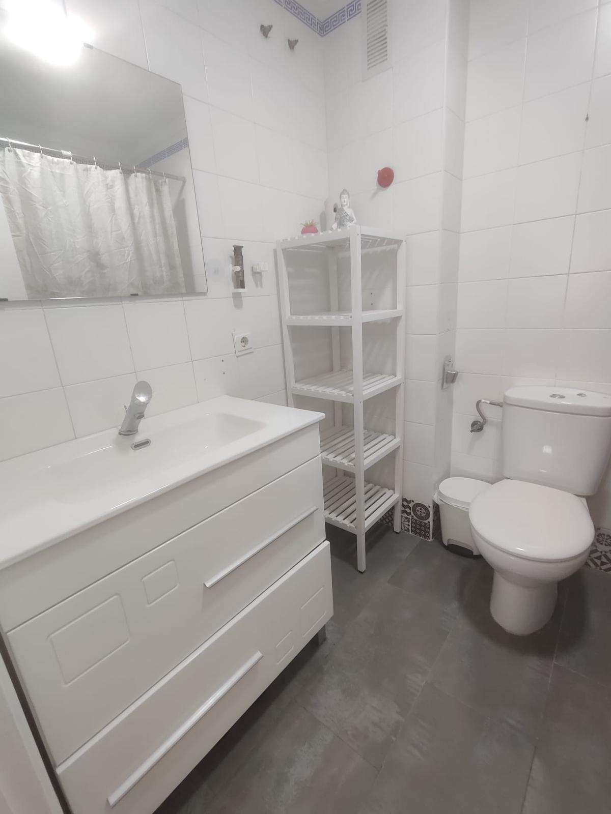 Vivienda de tres dormitorios en Chapin al lado de la universidad